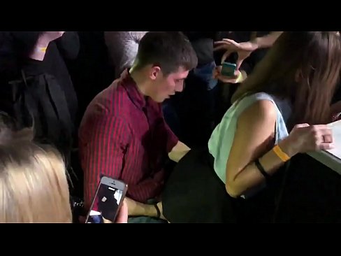 ❤️ Rigtig sex i en russisk natklub. 18-årig russisk pige i anus og vagina kneppet i en natklub ❤ Anal porno at da.moresexmovies.ru